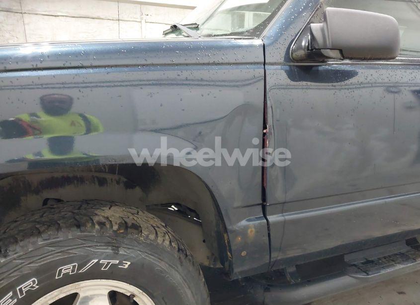 Photo 6 of 2000 Chevrolet Tahoe K1500 (VIN 1GNEK13R4YR156055)