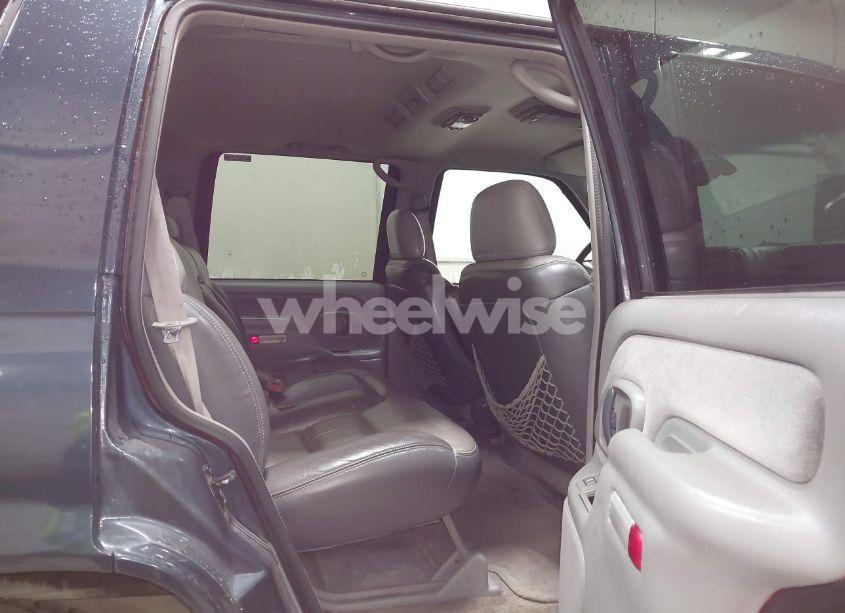 Photo 8 of 2000 Chevrolet Tahoe K1500 (VIN 1GNEK13R4YR156055)