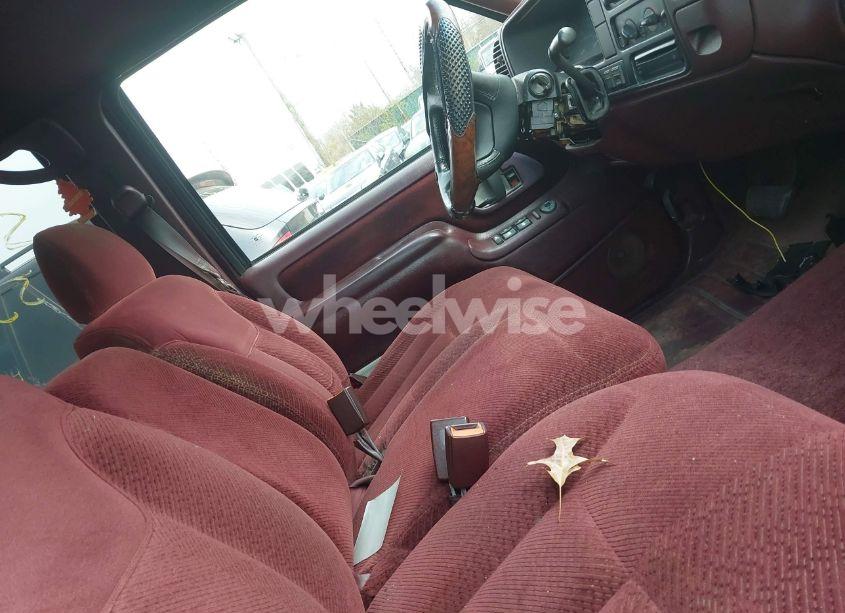 Photo 5 of 1997 Chevrolet Tahoe LS (VIN 1GNEK13R5VJ395365)