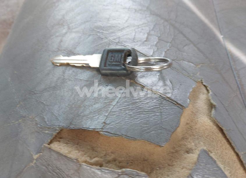 Photo 11 of 1999 Chevrolet Tahoe LS (VIN 1GNEK13R5XJ373210)