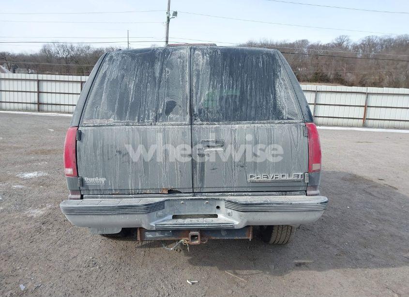 Photo 16 of 1999 Chevrolet Tahoe LS (VIN 1GNEK13R5XJ373210)