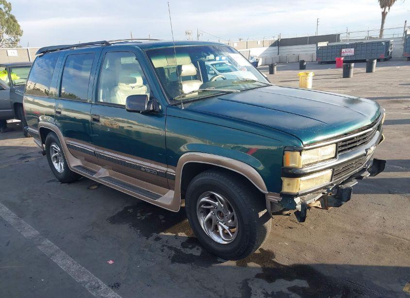 1996 Chevrolet Tahoe K1500 (VIN 1GNEK13R6TJ327945) main photo
