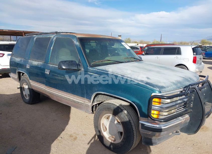 1996 Chevrolet Tahoe K1500 (VIN 1GNEK13R6TJ341439) main photo
