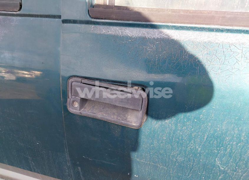 Photo 12 of 1996 Chevrolet Tahoe K1500 (VIN 1GNEK13R6TJ341439)