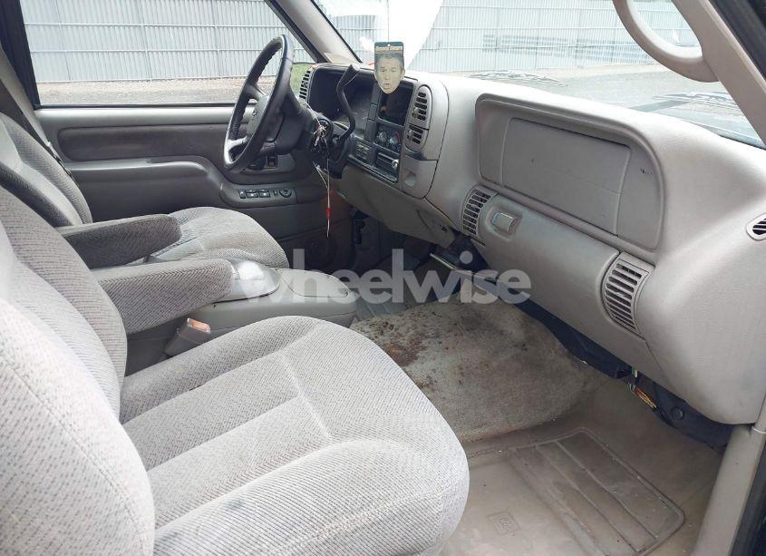 Photo 5 of 1998 Chevrolet Tahoe LS (VIN 1GNEK13R6WJ307523)