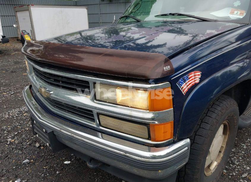 Photo 6 of 1998 Chevrolet Tahoe LS (VIN 1GNEK13R6WJ307523)
