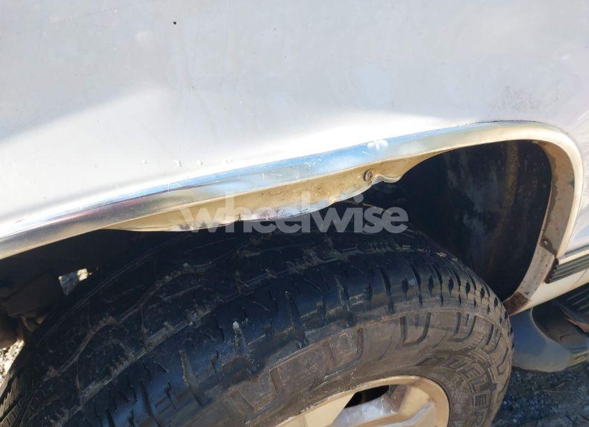 Photo 11 of 1999 Chevrolet Tahoe LS (VIN 1GNEK13R6XJ574579)