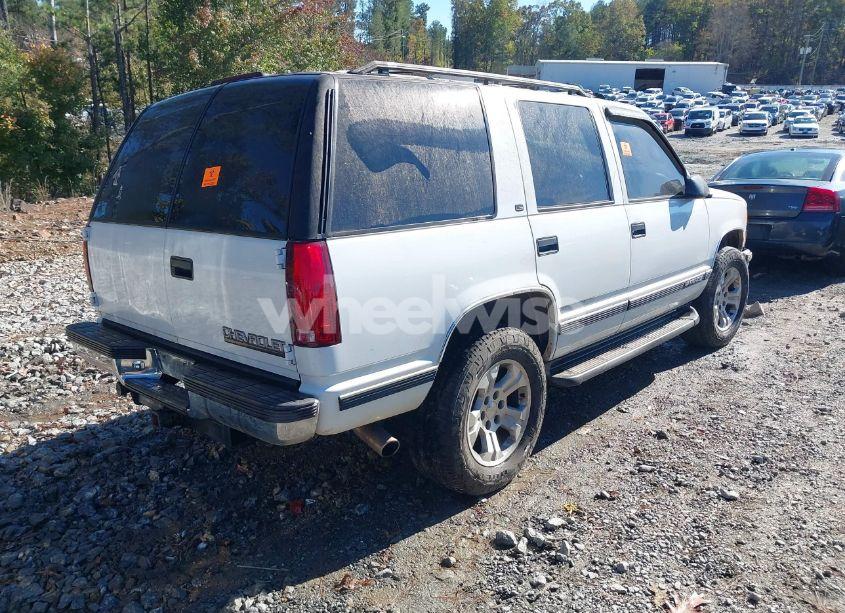 Photo 4 of 1999 Chevrolet Tahoe LS (VIN 1GNEK13R6XJ574579)