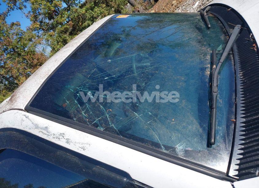 Photo 6 of 1999 Chevrolet Tahoe LS (VIN 1GNEK13R6XJ574579)