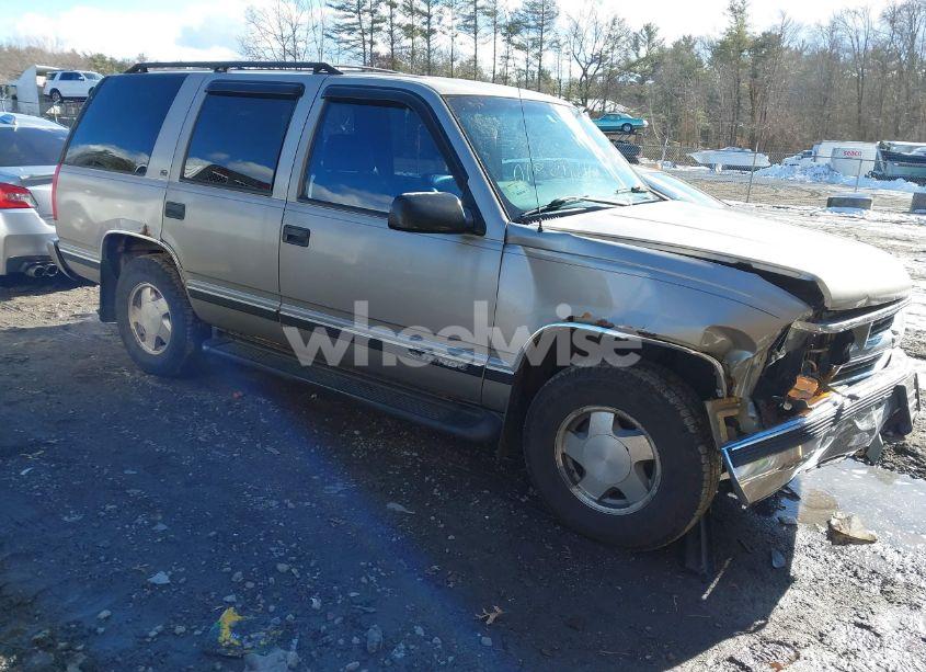 1998 Chevrolet Tahoe LS (VIN 1GNEK13R7WJ367763) main photo