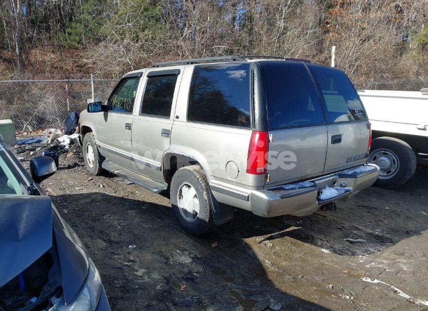 Photo 3 of 1998 Chevrolet Tahoe LS (VIN 1GNEK13R7WJ367763)