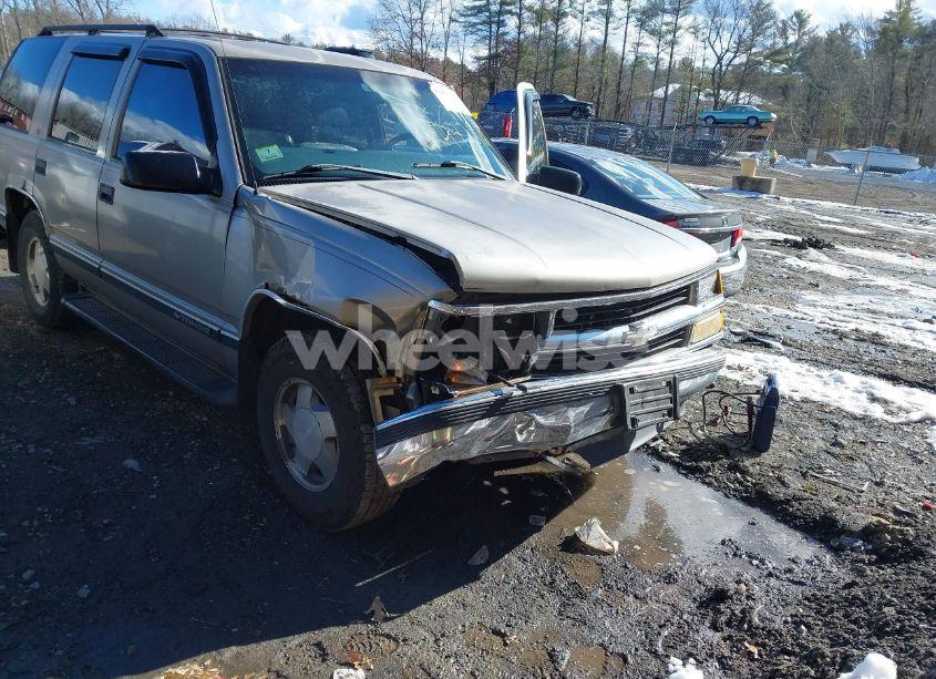 Photo 6 of 1998 Chevrolet Tahoe LS (VIN 1GNEK13R7WJ367763)