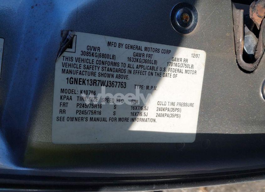 Photo 9 of 1998 Chevrolet Tahoe LS (VIN 1GNEK13R7WJ367763)