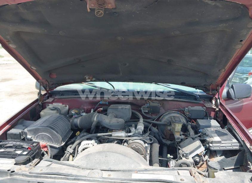 Photo 10 of 1999 Chevrolet Tahoe LS (VIN 1GNEK13R7XJ444925)