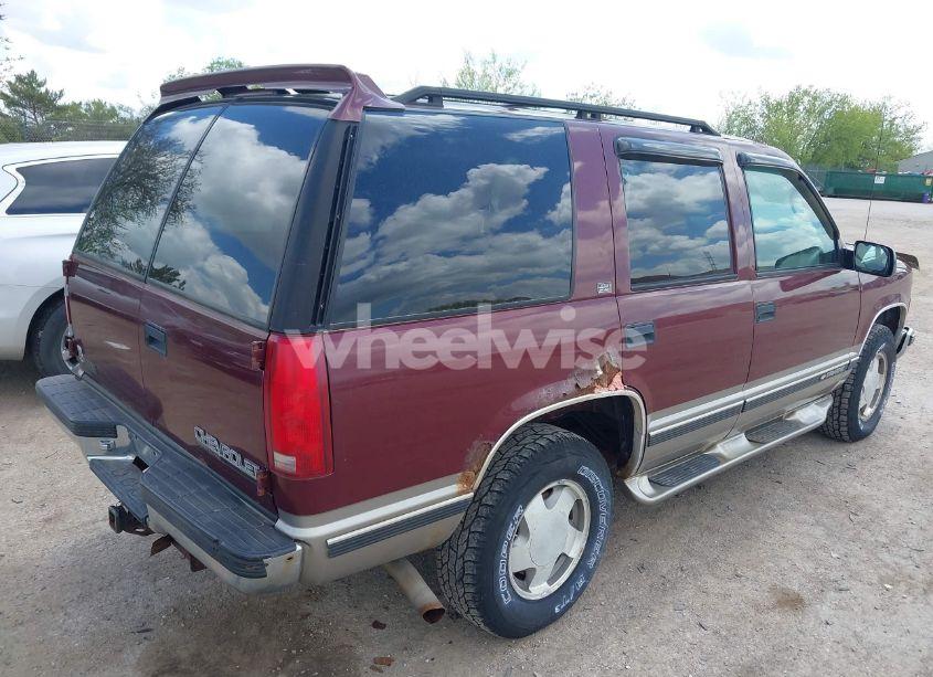 Photo 4 of 1999 Chevrolet Tahoe LS (VIN 1GNEK13R7XJ444925)