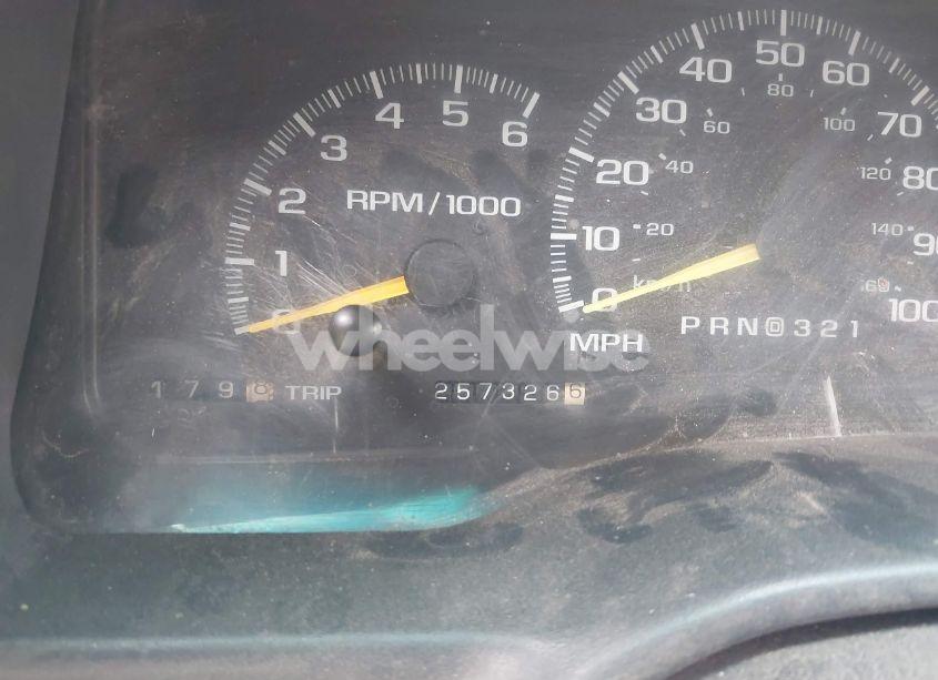 Photo 15 of 1999 Chevrolet Tahoe LS (VIN 1GNEK13R7XJ452832)