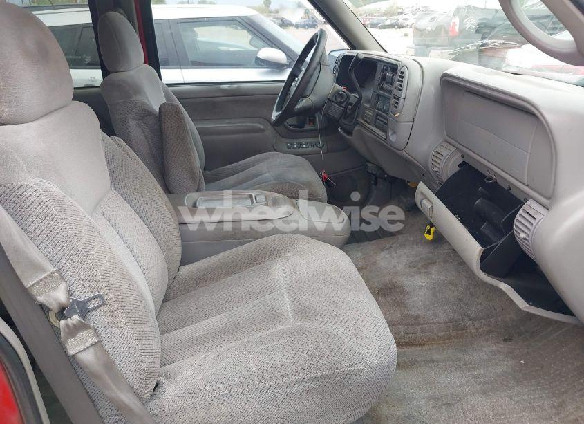 Photo 5 of 1999 Chevrolet Tahoe LS (VIN 1GNEK13R7XJ452832)