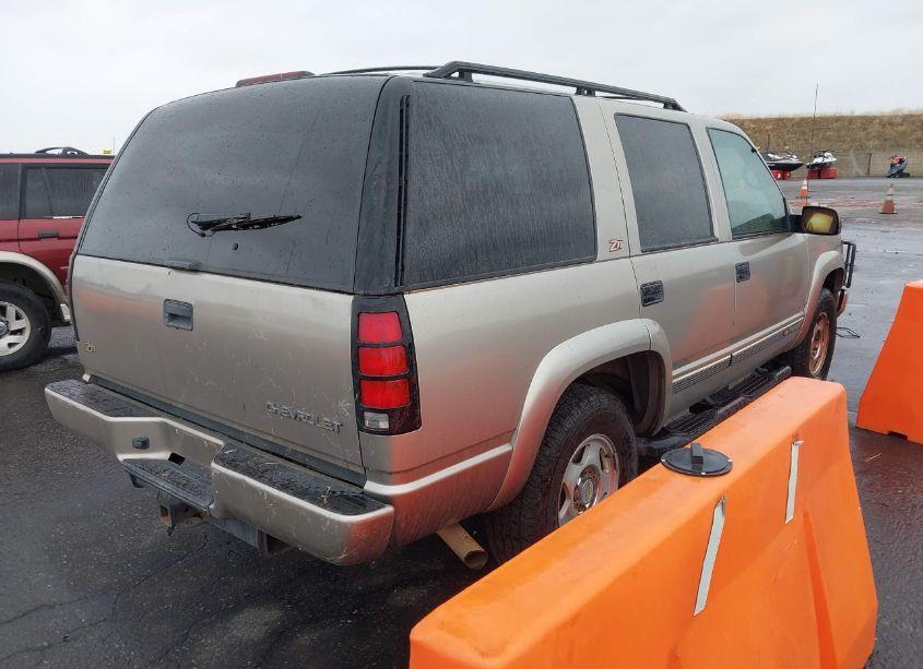Photo 4 of 2000 Chevrolet Tahoe Z71 (VIN 1GNEK13R7YR107349)