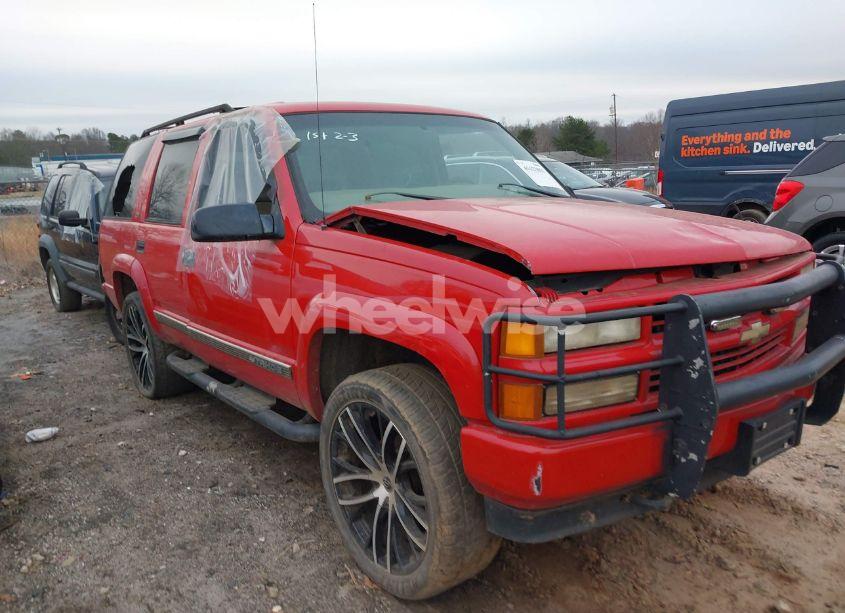 2000 Chevrolet Tahoe Z71 (VIN 1GNEK13R7YR141985) main photo