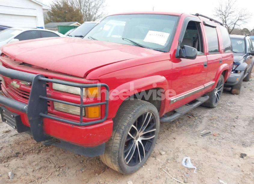 Photo 2 of 2000 Chevrolet Tahoe Z71 (VIN 1GNEK13R7YR141985)