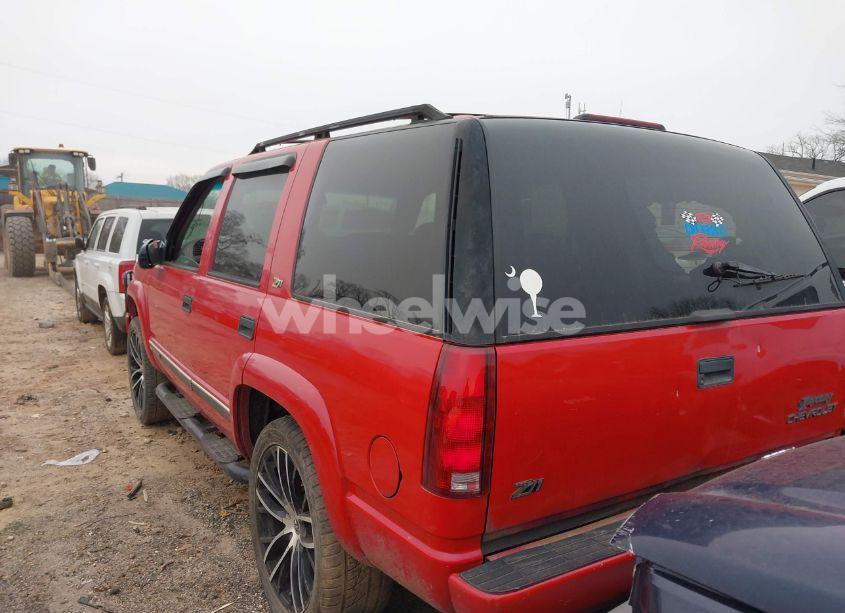 Photo 3 of 2000 Chevrolet Tahoe Z71 (VIN 1GNEK13R7YR141985)