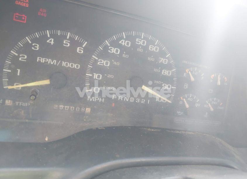 Photo 7 of 1997 Chevrolet Tahoe LS (VIN 1GNEK13R9VJ428657)