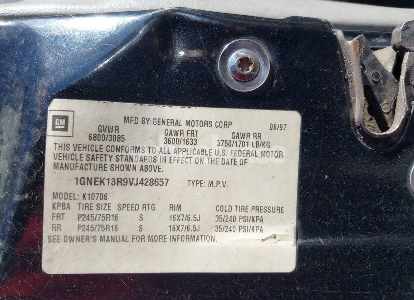 Photo 9 of 1997 Chevrolet Tahoe LS (VIN 1GNEK13R9VJ428657)