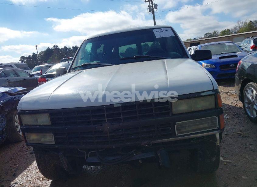 Photo 12 of 1999 Chevrolet Tahoe LS (VIN 1GNEK13R9XJ407455)