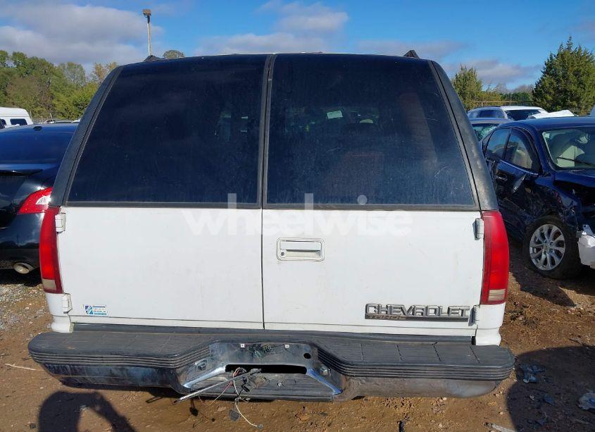 Photo 16 of 1999 Chevrolet Tahoe LS (VIN 1GNEK13R9XJ407455)