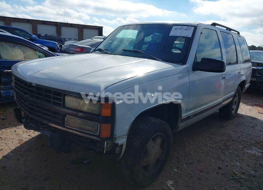 Photo 2 of 1999 Chevrolet Tahoe LS (VIN 1GNEK13R9XJ407455)