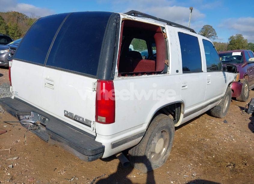 Photo 4 of 1999 Chevrolet Tahoe LS (VIN 1GNEK13R9XJ407455)