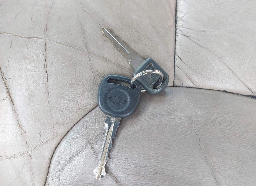 Photo 11 of 2000 Chevrolet Tahoe Z71 (VIN 1GNEK13R9YR193120)