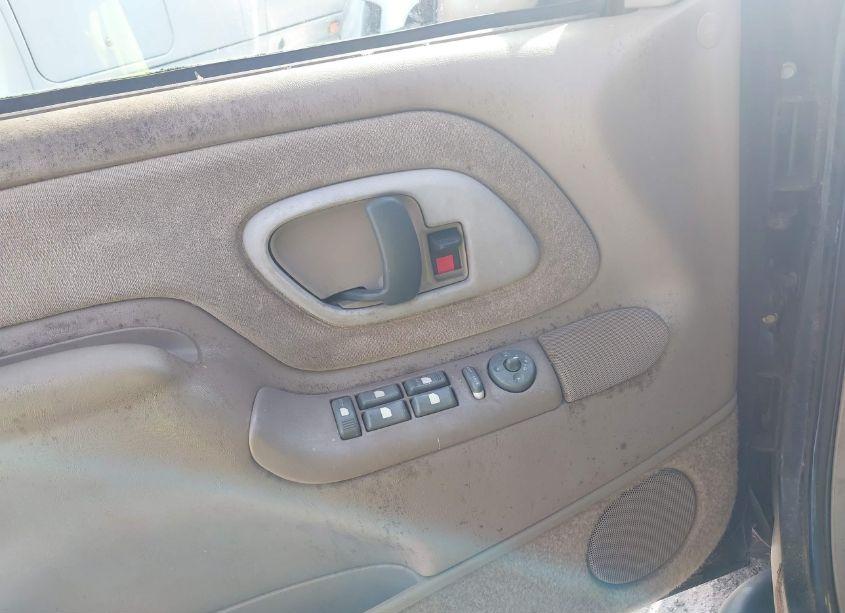 Photo 12 of 2000 Chevrolet Tahoe Z71 (VIN 1GNEK13R9YR193120)