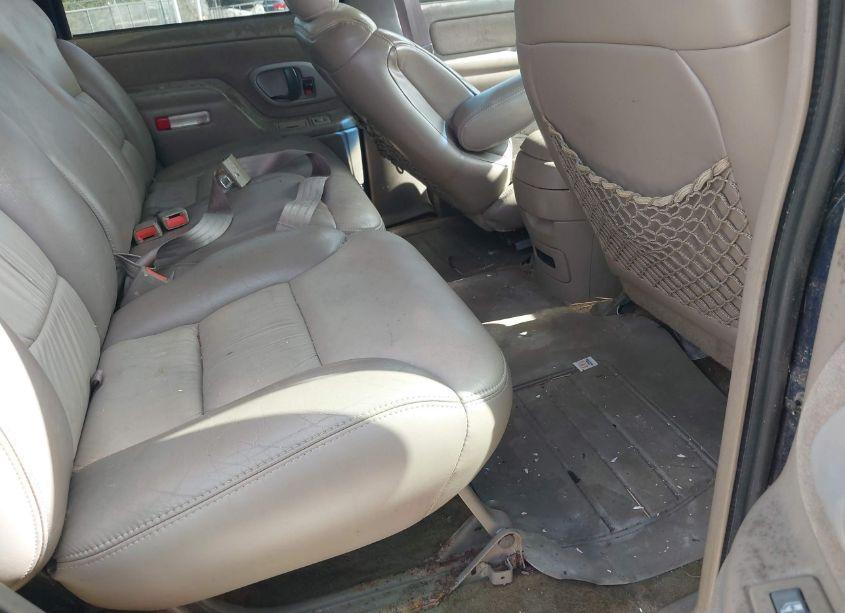 Photo 8 of 2000 Chevrolet Tahoe Z71 (VIN 1GNEK13R9YR193120)