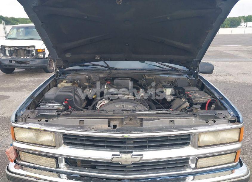 Photo 10 of 1996 Chevrolet Tahoe K1500 (VIN 1GNEK13RXTJ303244)