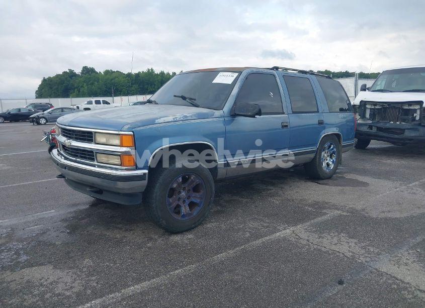 Photo 2 of 1996 Chevrolet Tahoe K1500 (VIN 1GNEK13RXTJ303244)