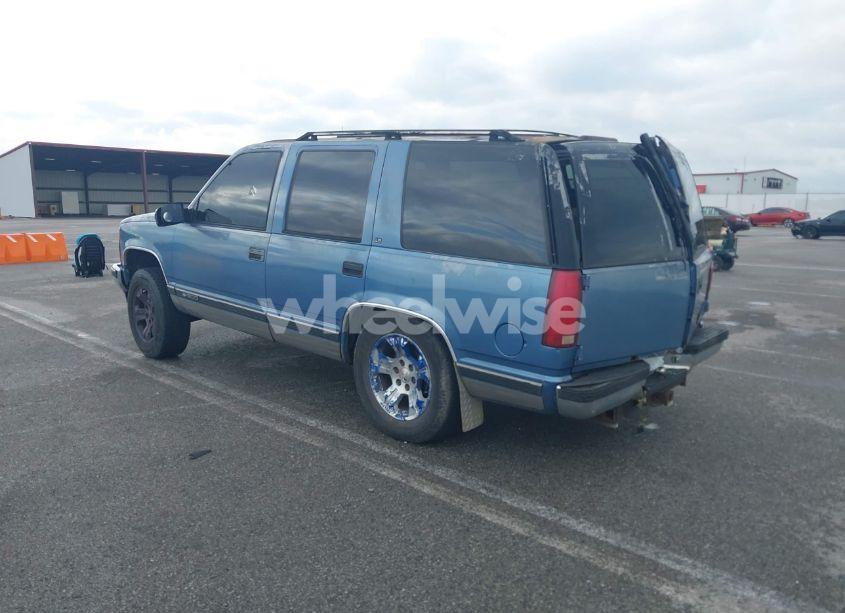 Photo 3 of 1996 Chevrolet Tahoe K1500 (VIN 1GNEK13RXTJ303244)