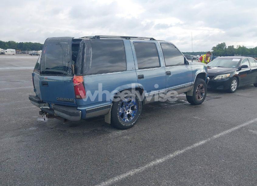 Photo 4 of 1996 Chevrolet Tahoe K1500 (VIN 1GNEK13RXTJ303244)