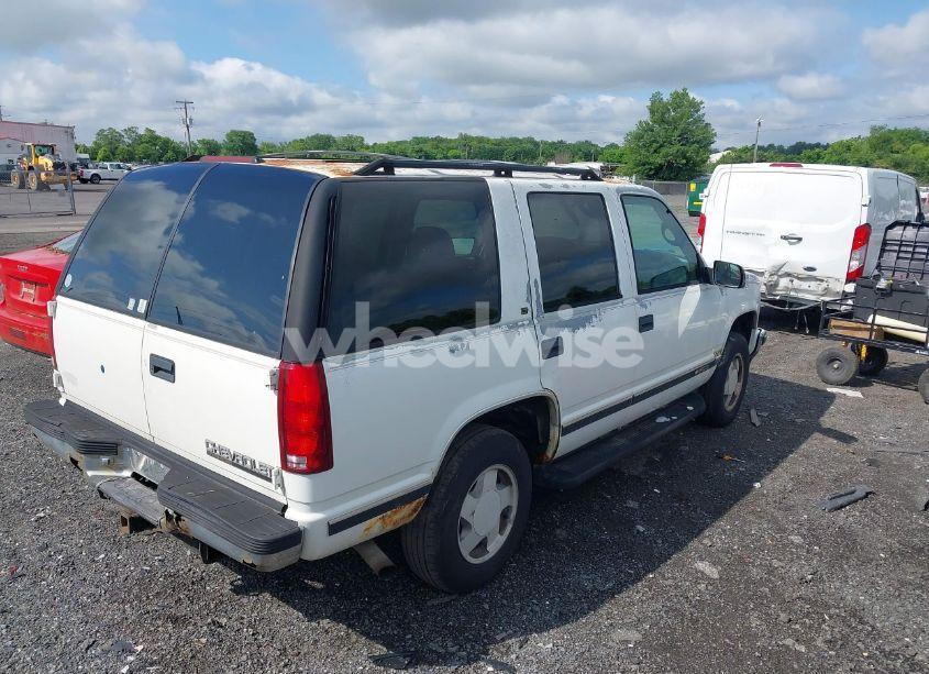 Photo 4 of 1997 Chevrolet Tahoe LS (VIN 1GNEK13RXVJ333220)