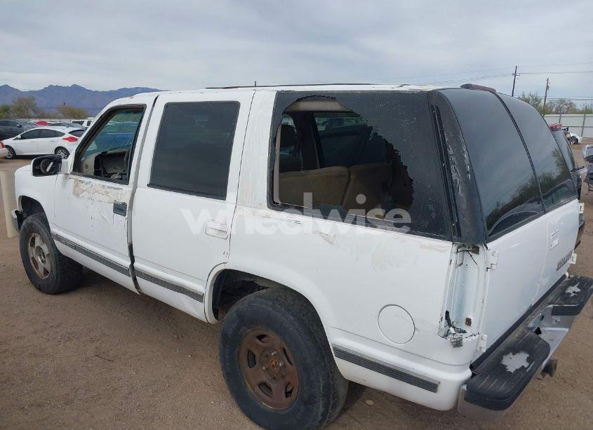 Photo 3 of 1997 Chevrolet Tahoe LS (VIN 1GNEK13RXVJ389741)