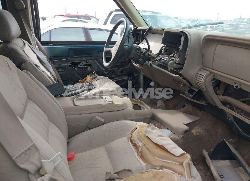 Photo 5 of 1997 Chevrolet Tahoe LS (VIN 1GNEK13RXVJ389741)