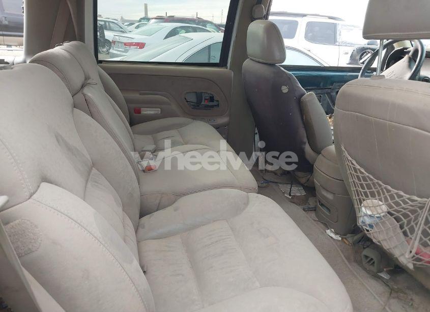 Photo 8 of 1997 Chevrolet Tahoe LS (VIN 1GNEK13RXVJ389741)