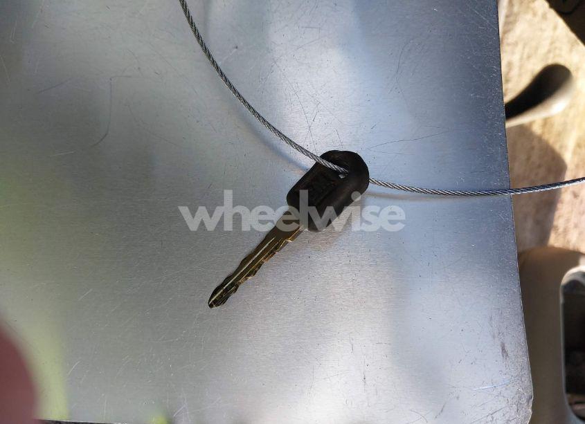 Photo 11 of 1998 Chevrolet Tahoe LS (VIN 1GNEK13RXWJ372276)