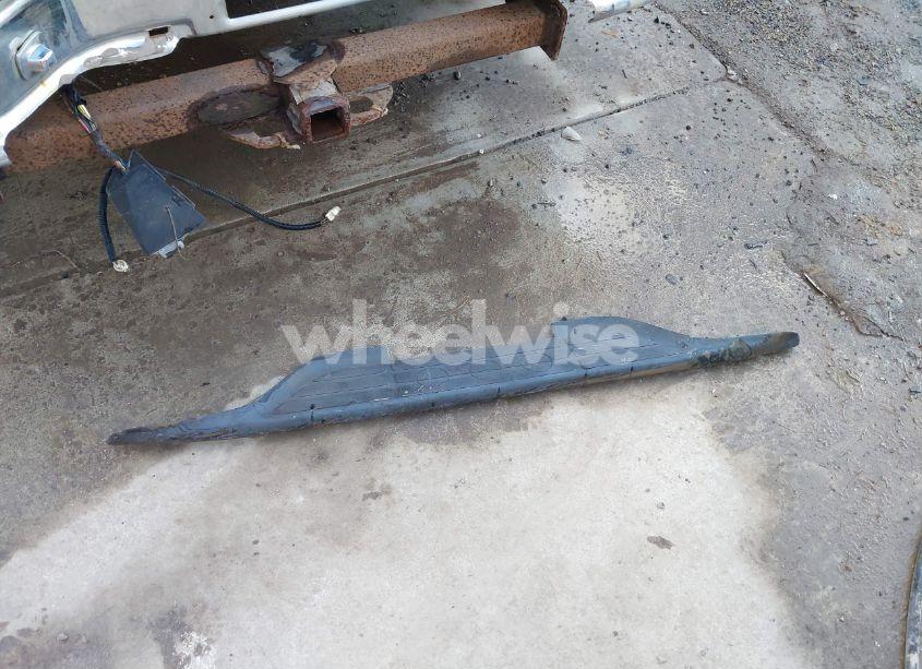 Photo 12 of 1998 Chevrolet Tahoe LS (VIN 1GNEK13RXWJ372276)