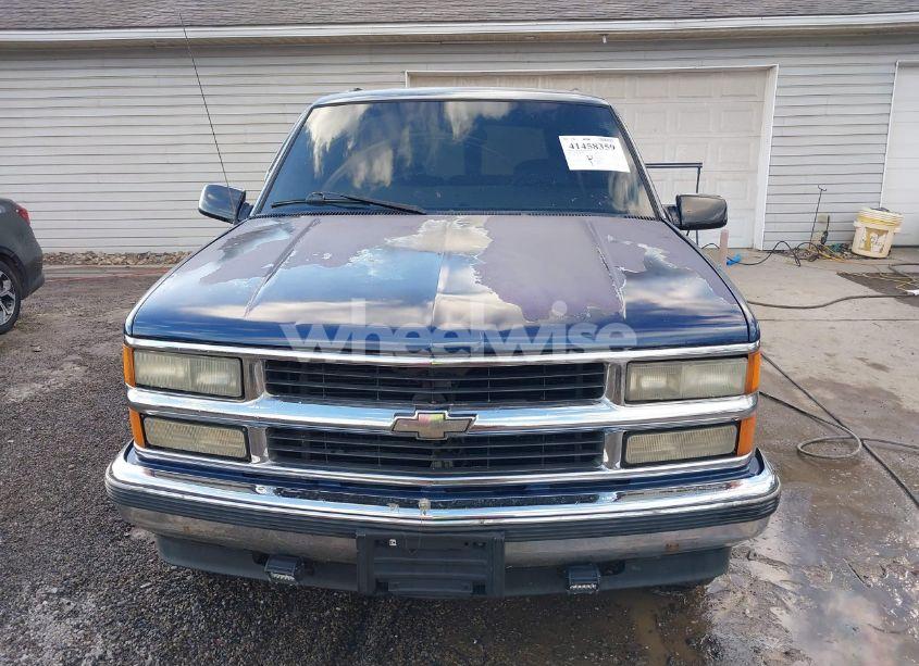 Photo 13 of 1998 Chevrolet Tahoe LS (VIN 1GNEK13RXWJ372276)