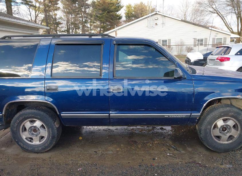 Photo 14 of 1998 Chevrolet Tahoe LS (VIN 1GNEK13RXWJ372276)