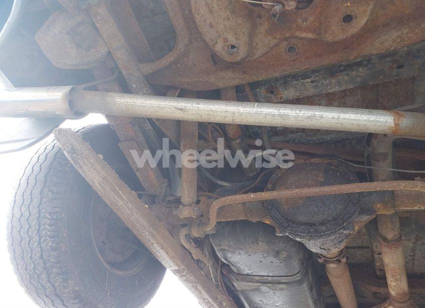 Photo 20 of 1998 Chevrolet Tahoe LS (VIN 1GNEK13RXWJ372276)