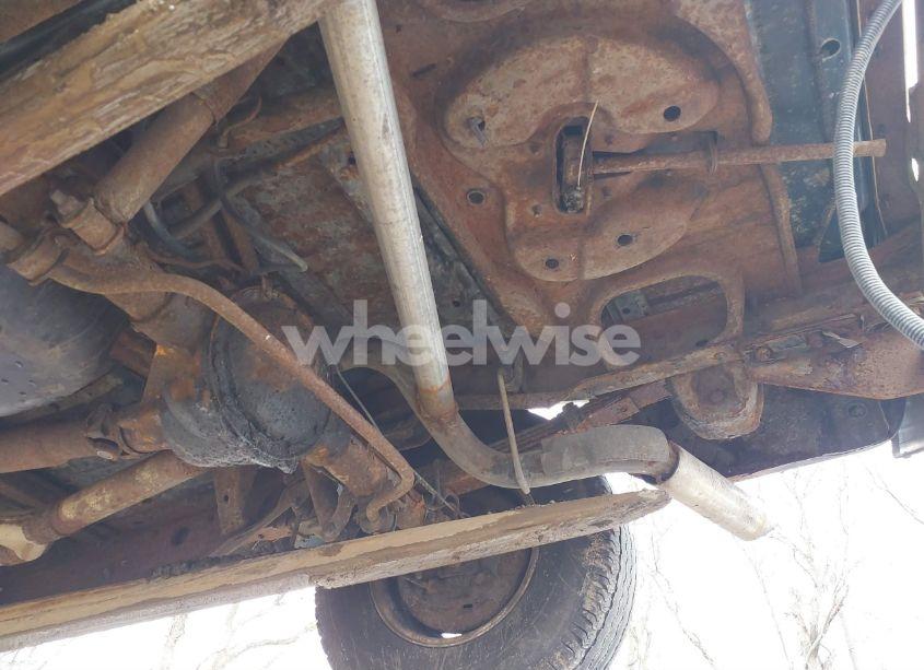 Photo 21 of 1998 Chevrolet Tahoe LS (VIN 1GNEK13RXWJ372276)