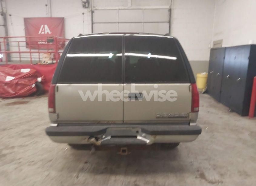Photo 16 of 1999 Chevrolet Tahoe LS (VIN 1GNEK13RXXJ461315)