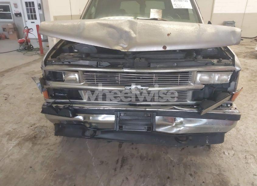 Photo 6 of 1999 Chevrolet Tahoe LS (VIN 1GNEK13RXXJ461315)